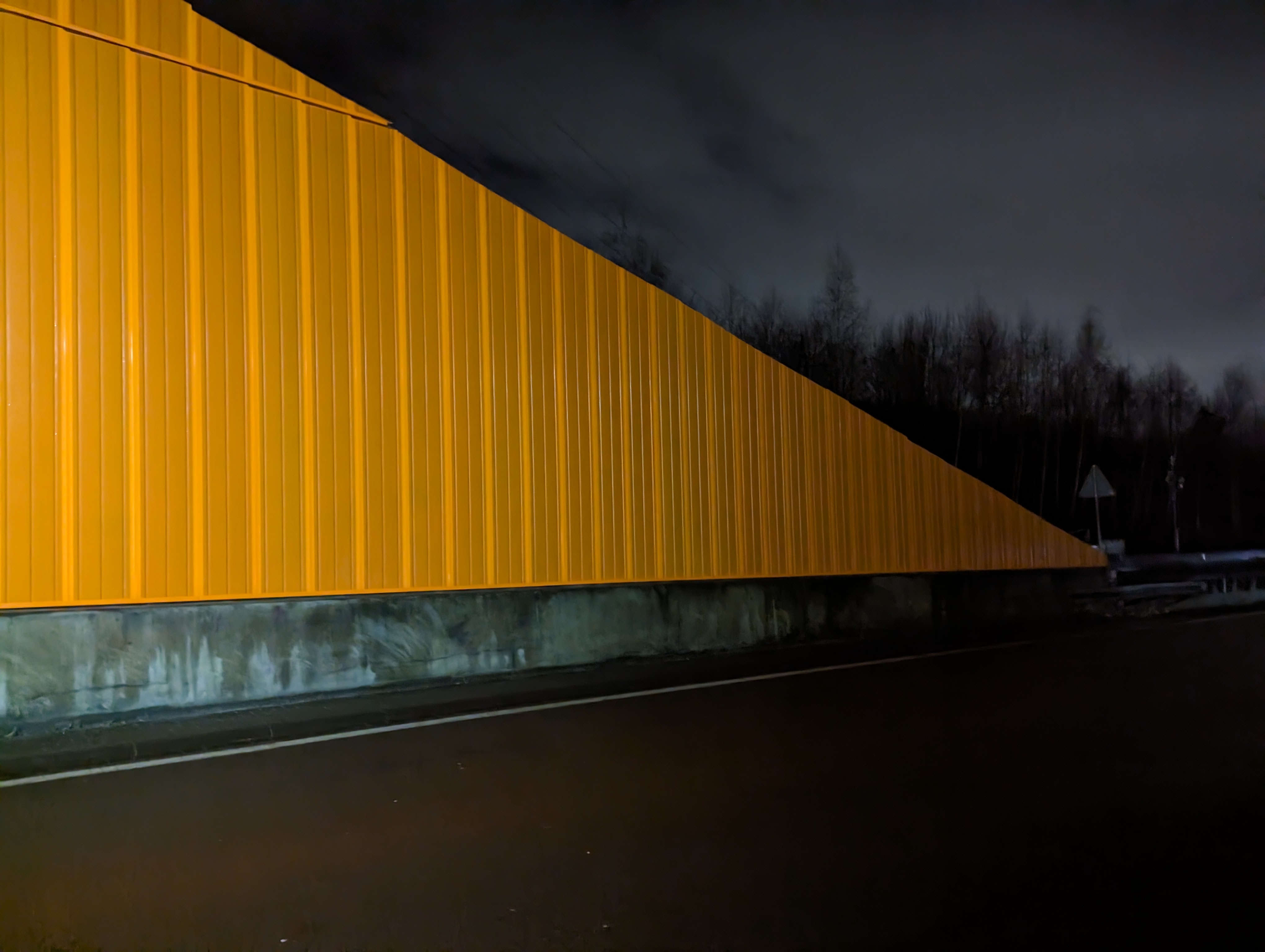 Nachtarbeit am Tunnel Berghofen zur Sanierung der Tunnelportale mit minimaler Verkehrsbeeinträchtigung